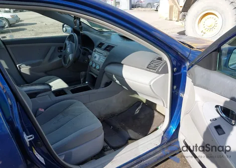 2009 Toyota Camry Le z USA, uszkodzony, nr VIN 4T1BE46K29U347938